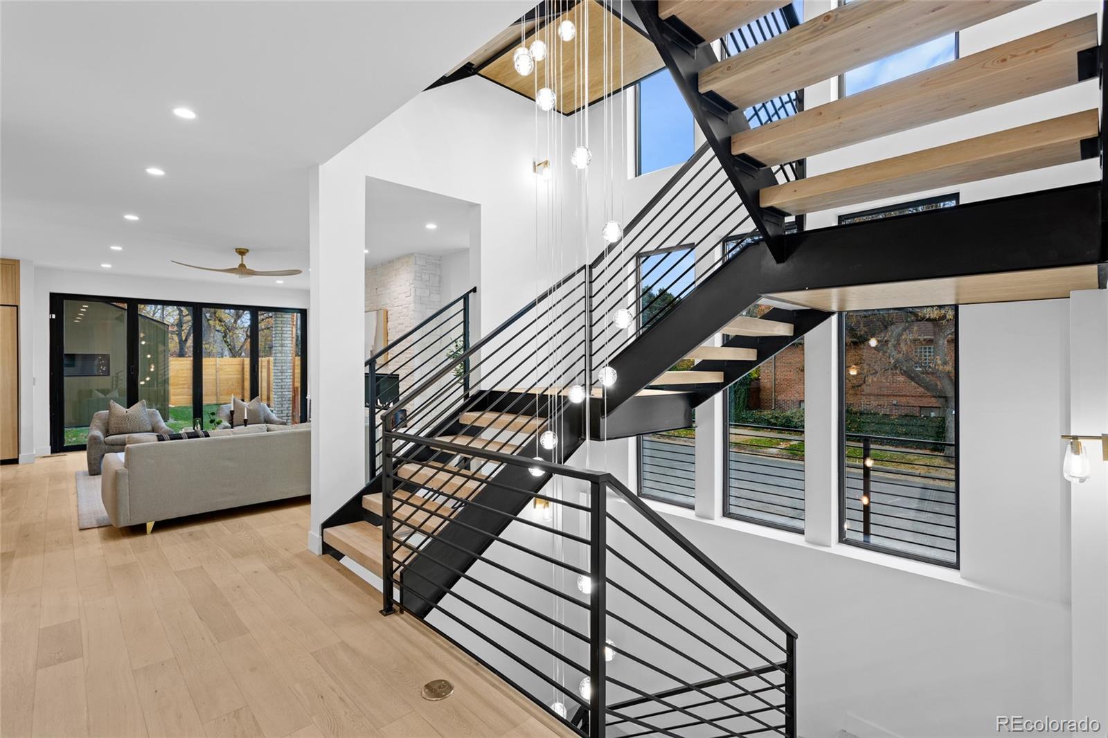 MLS Image #5 for 592 s high street,denver, Colorado
