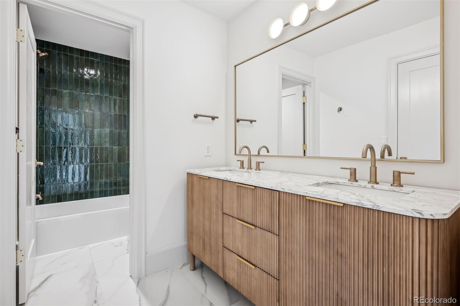 MLS Image #42 for 400 s steele street,denver, Colorado