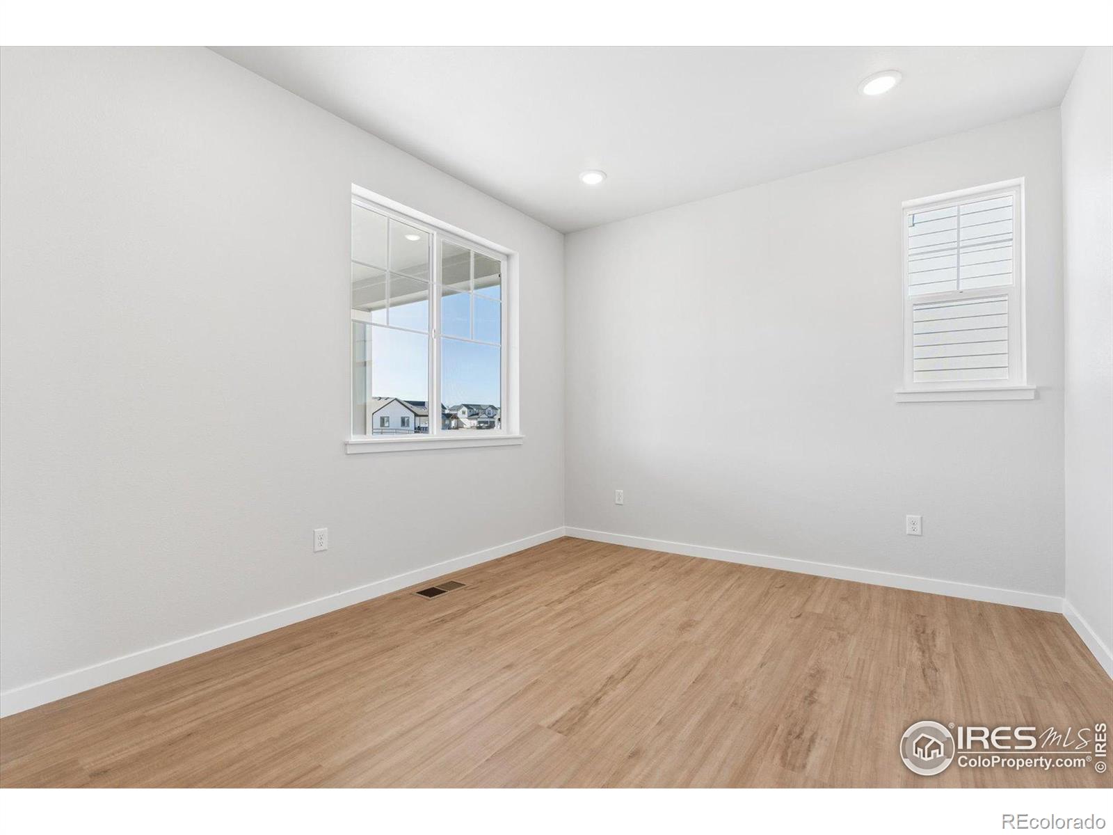 MLS Image #3 for 866  mesic lane,windsor, Colorado