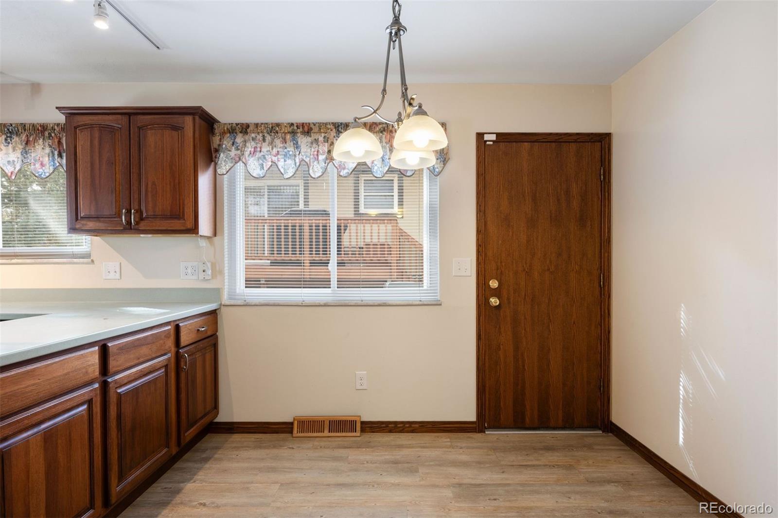 MLS Image #5 for 2594 s lima way,aurora, Colorado