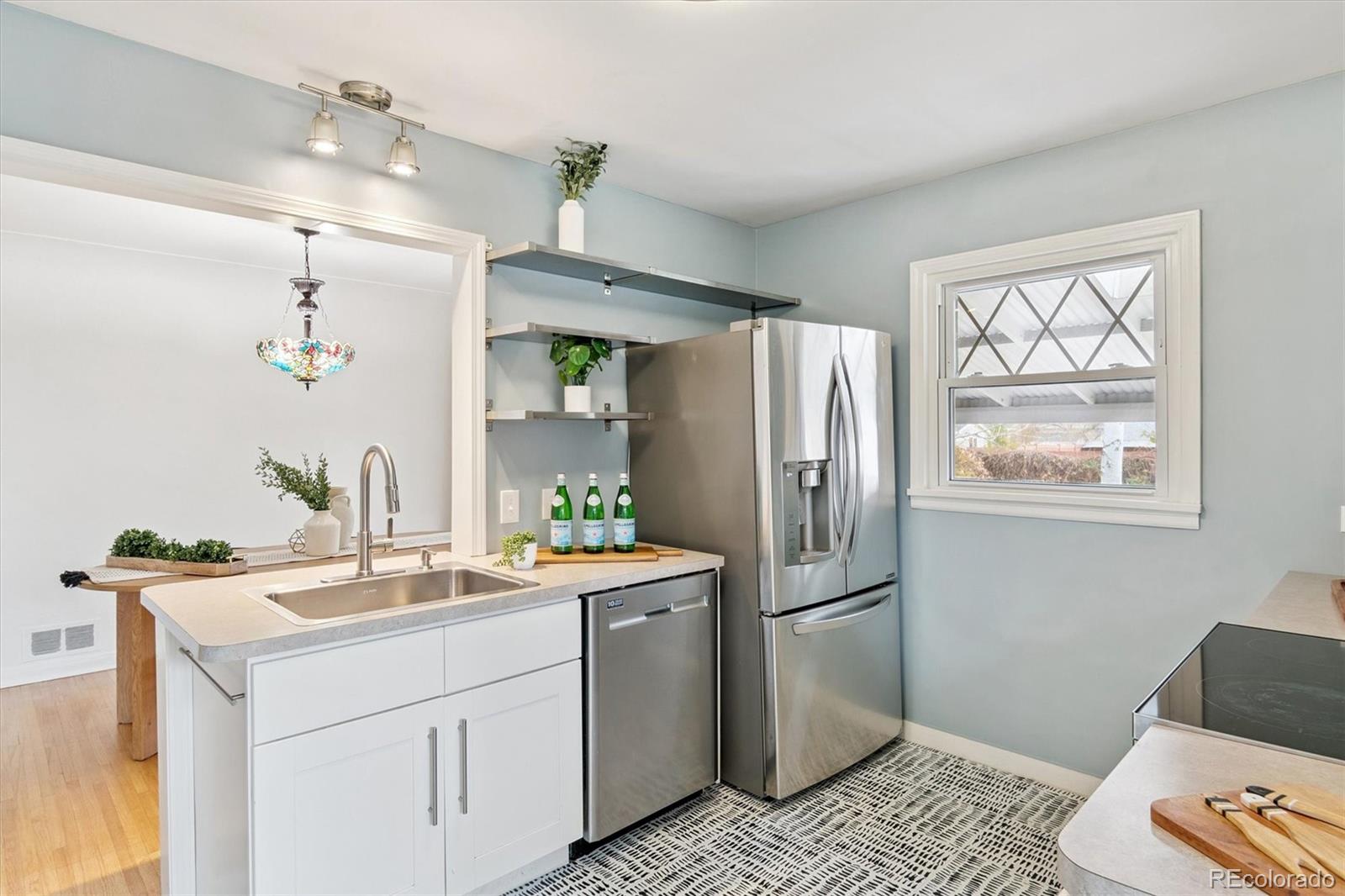 MLS Image #10 for 3890 s cherokee street,englewood, Colorado