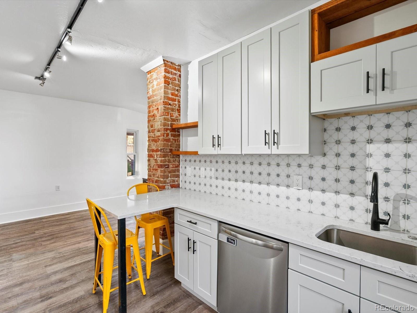 MLS Image #16 for 4735 w 38th avenue,denver, Colorado