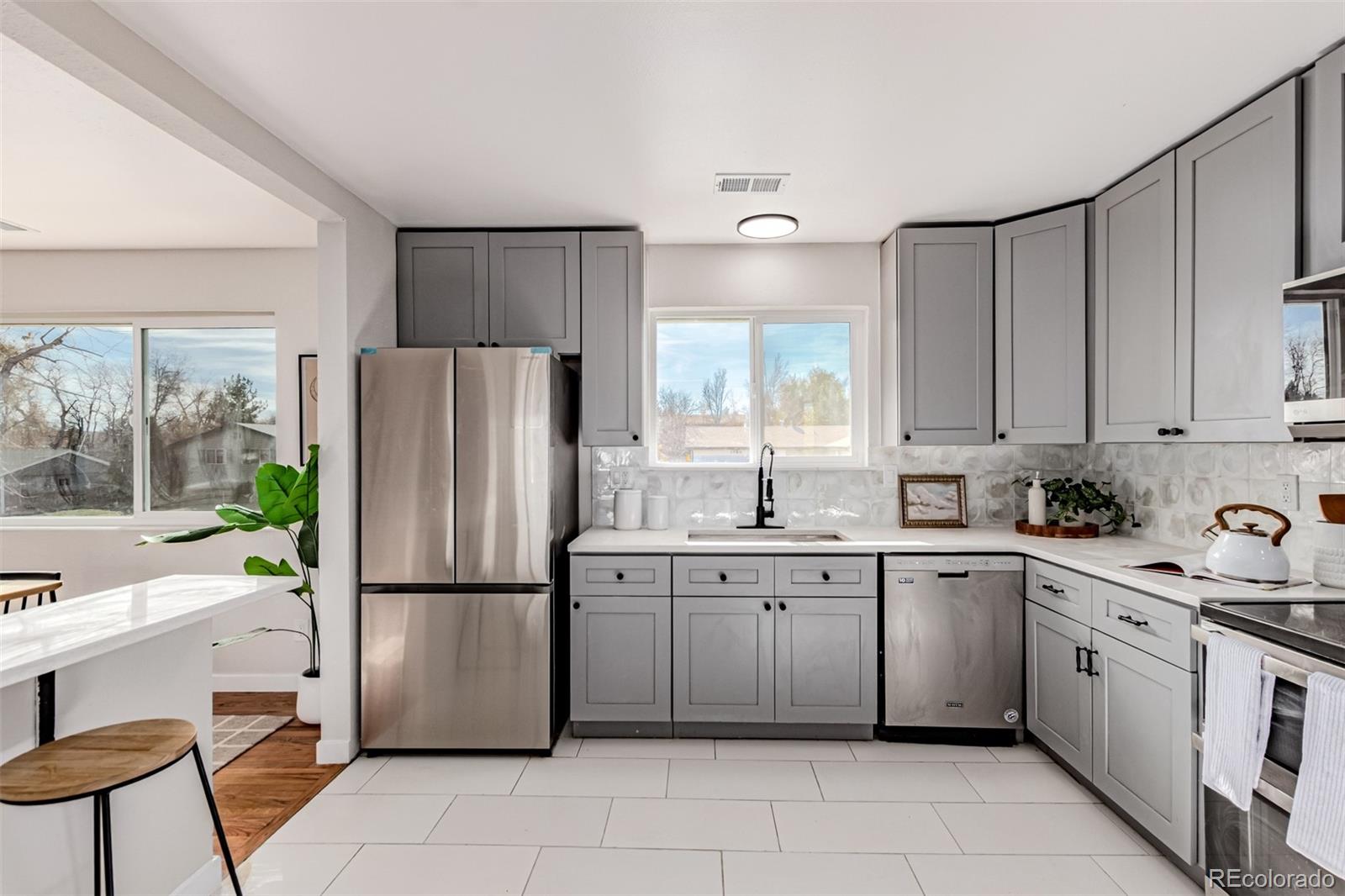 MLS Image #5 for 1997 e euclid avenue,centennial, Colorado