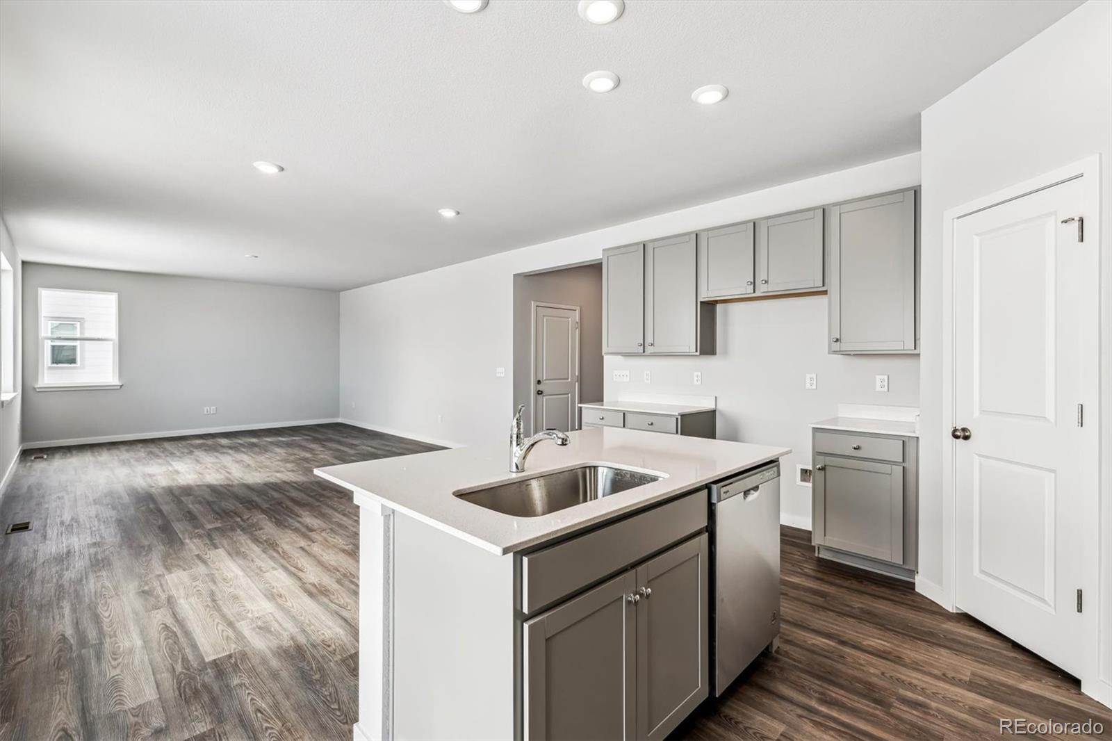 MLS Image #4 for 14476  heritage drive,mead, Colorado