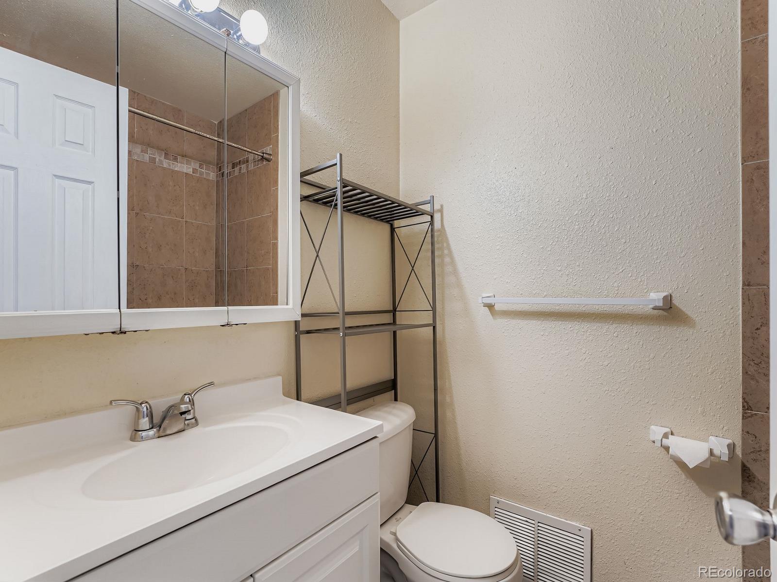 MLS Image #21 for 15747 e 13th place ,aurora, Colorado