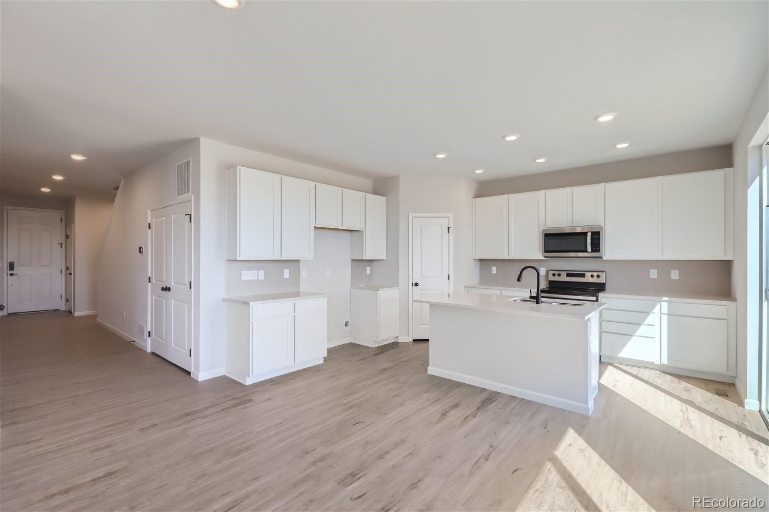 MLS Image #5 for 5830  farmstead place,mead, Colorado