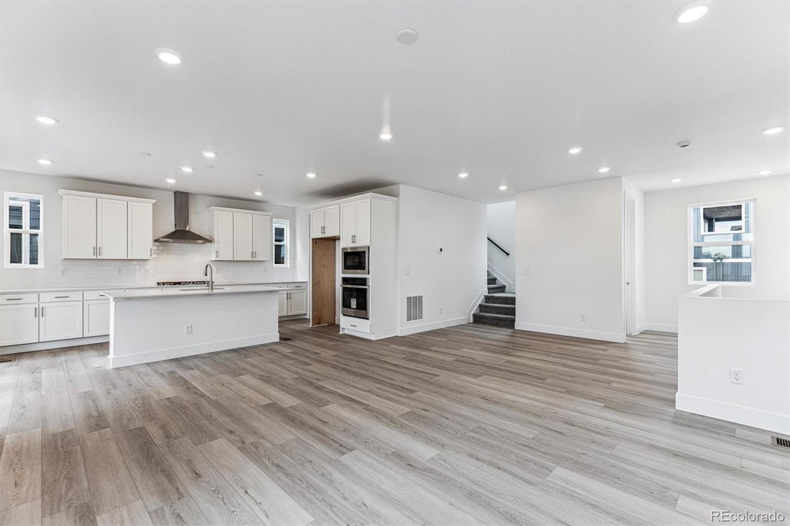 MLS Image #6 for 8489  snake river street,littleton, Colorado