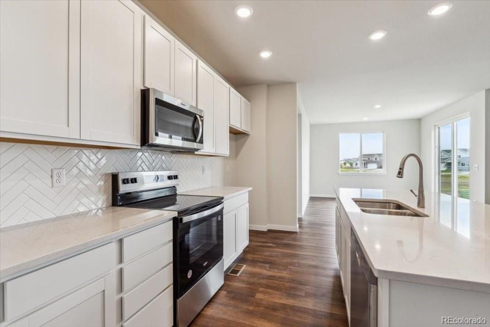 MLS Image #1 for 5806  farmstead place,mead, Colorado