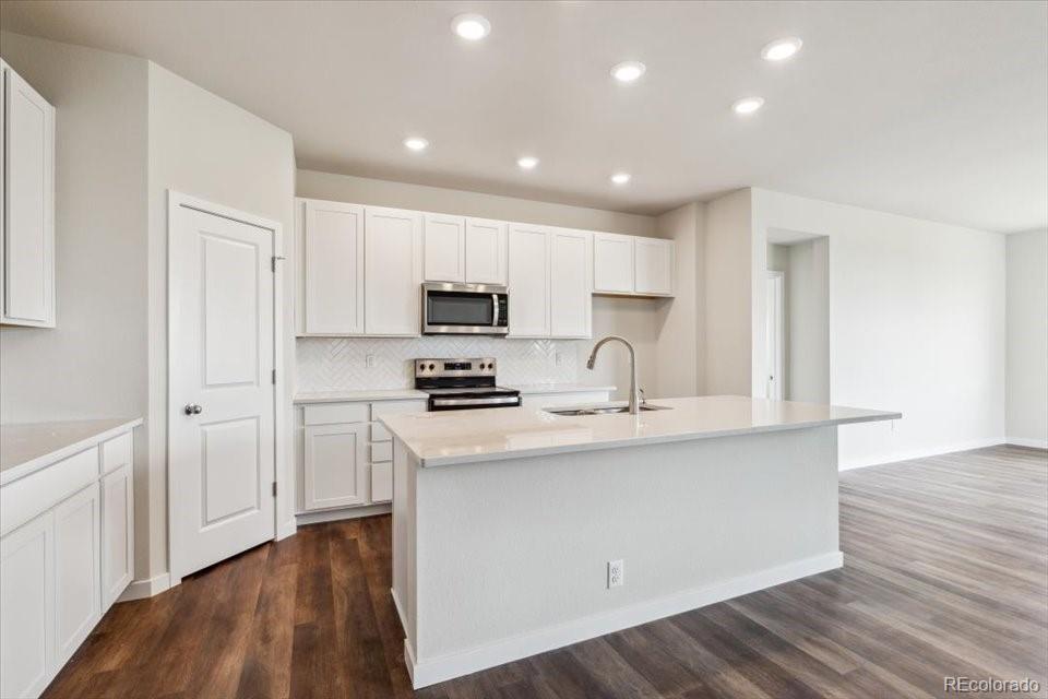 MLS Image #2 for 5806  farmstead place,mead, Colorado