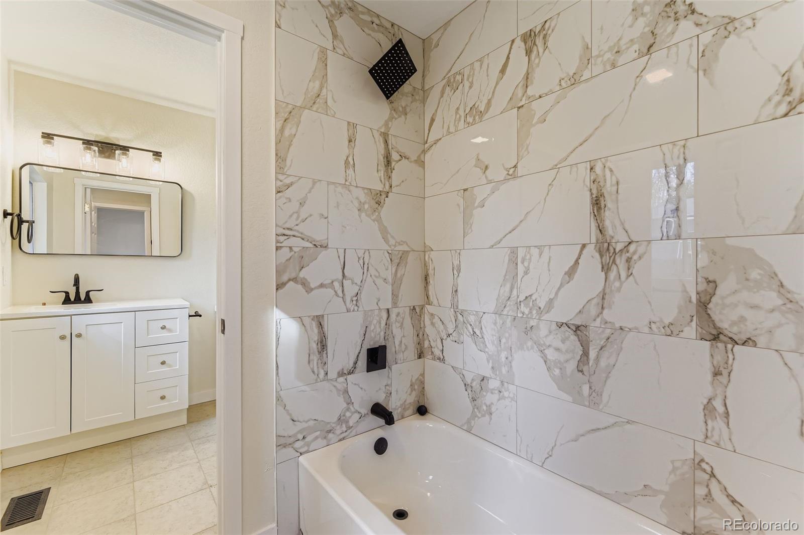 MLS Image #9 for 15512 e pacific place,aurora, Colorado