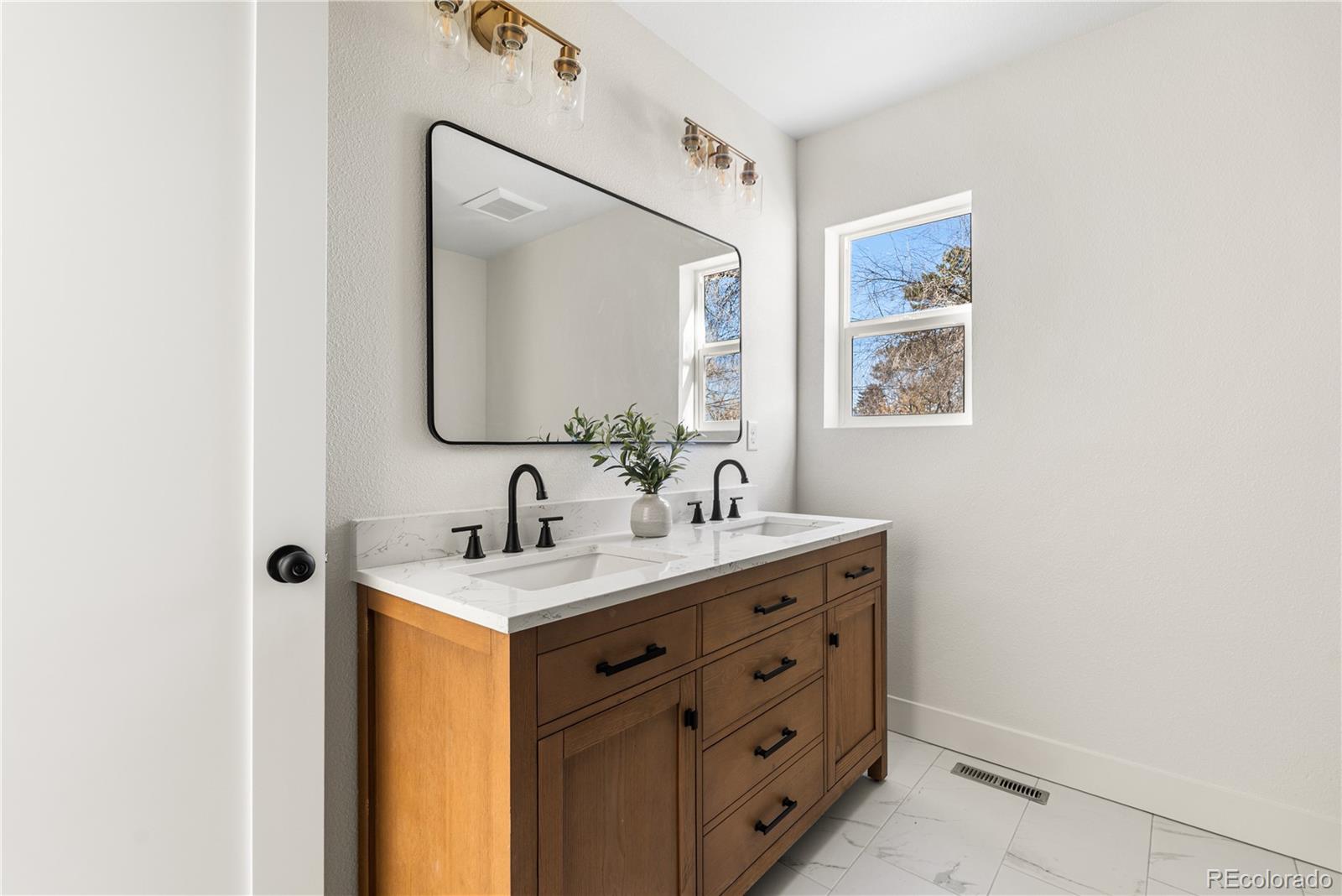 MLS Image #26 for 701 w quincy avenue,englewood, Colorado