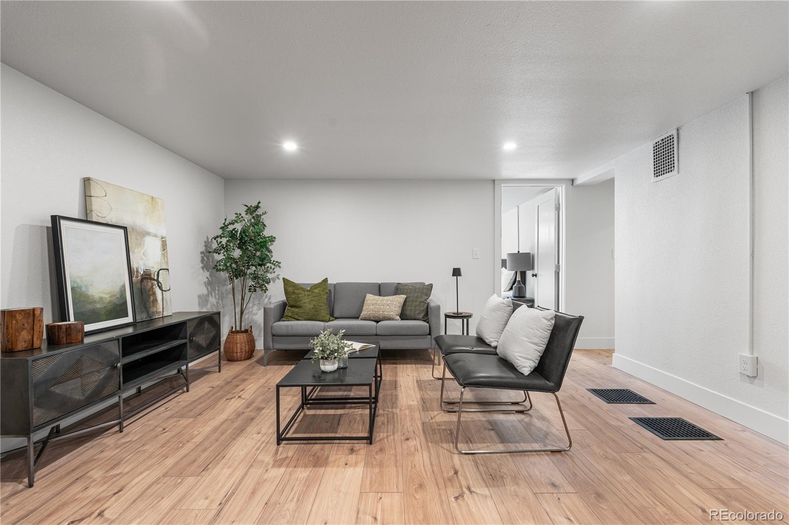 MLS Image #35 for 701 w quincy avenue,englewood, Colorado