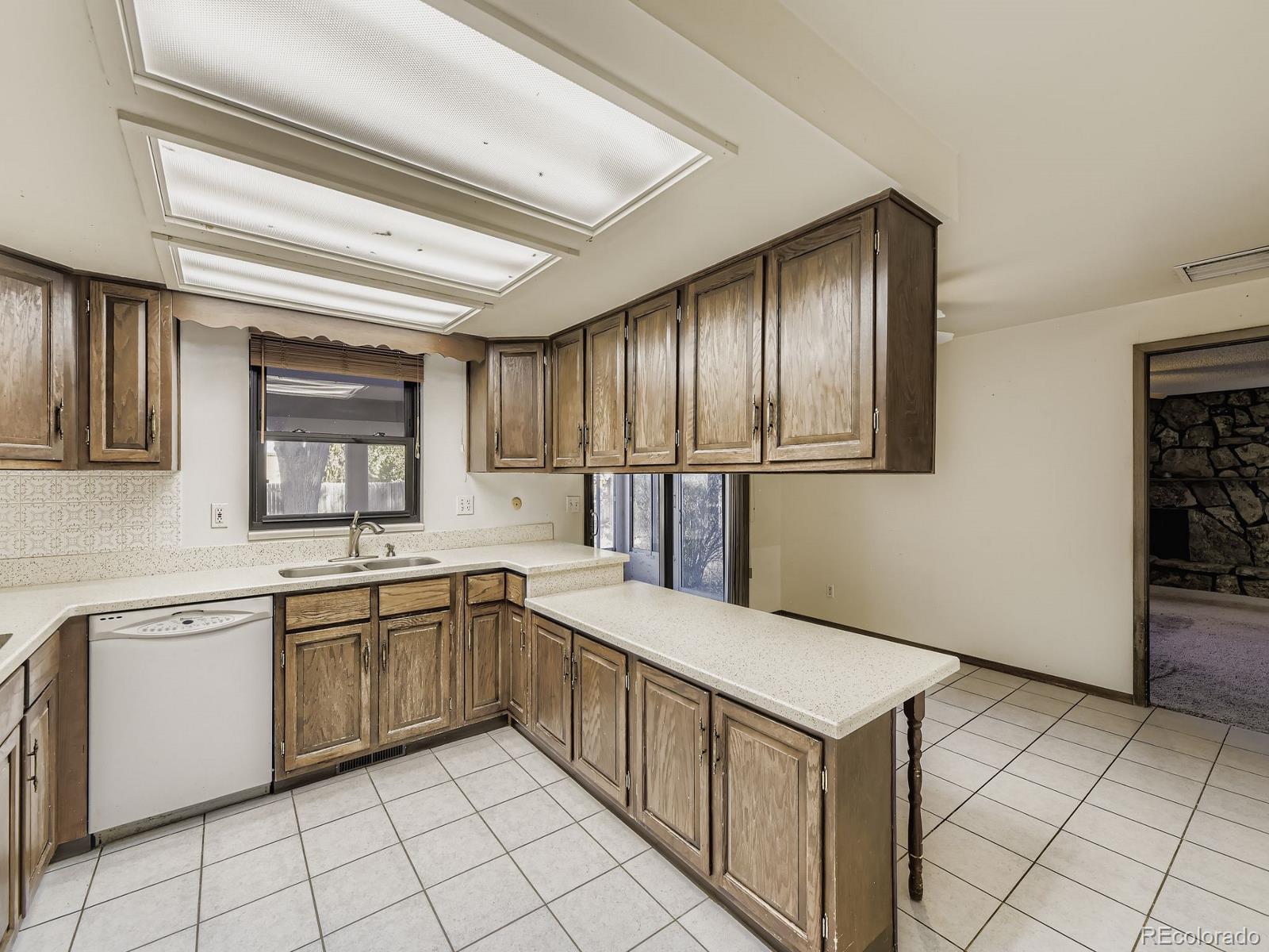 MLS Image #10 for 2142 s harlan street,denver, Colorado