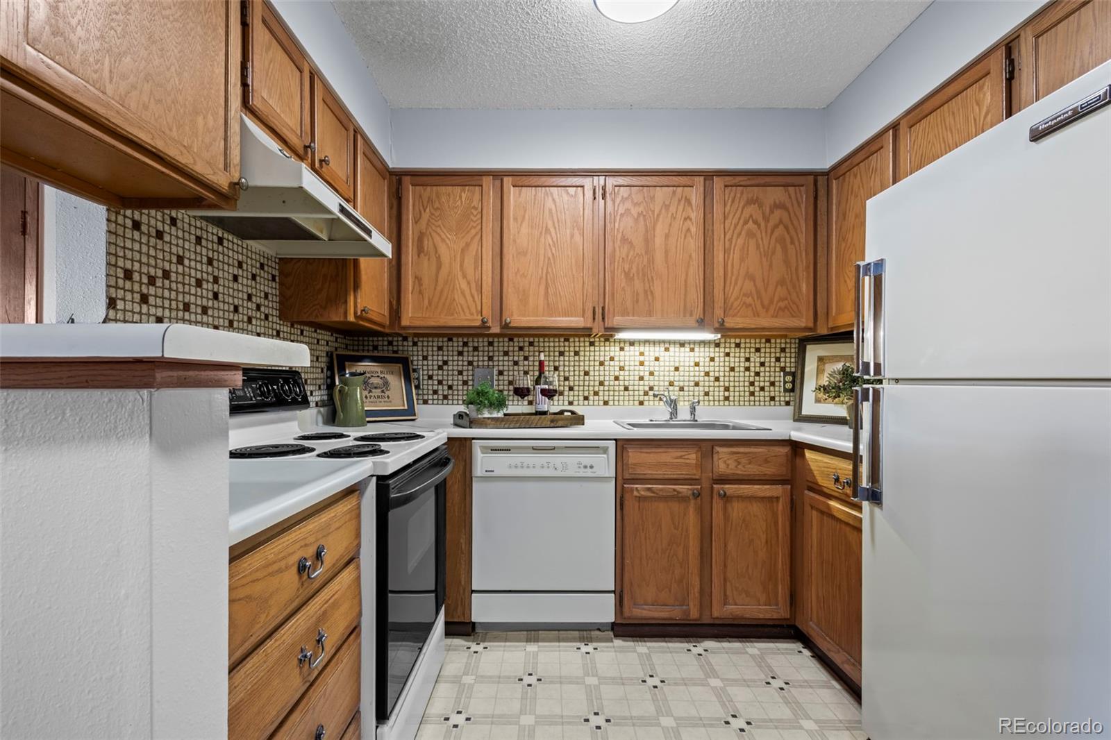 MLS Image #10 for 209  wright street 108,lakewood, Colorado