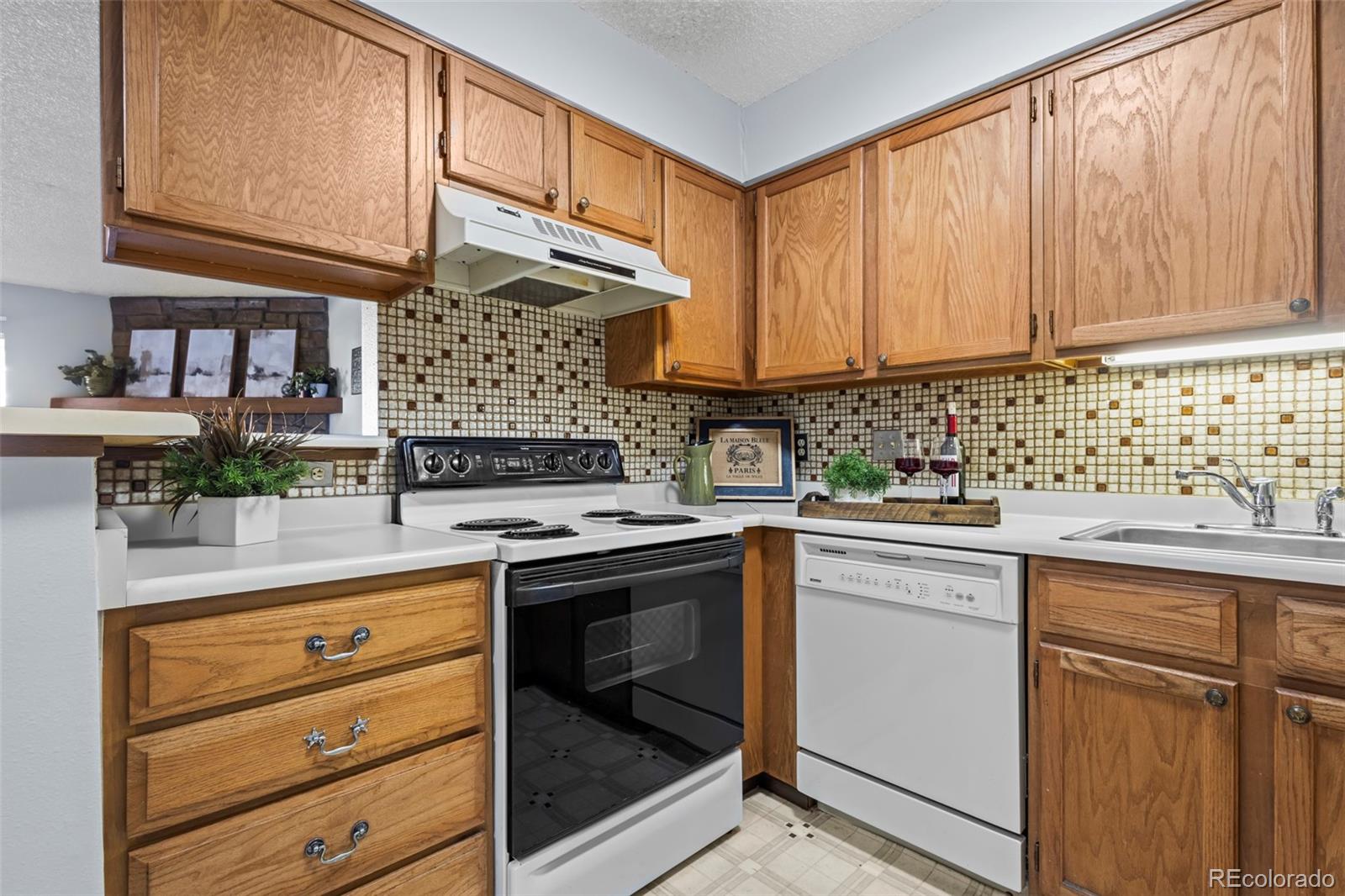 MLS Image #11 for 209  wright street 108,lakewood, Colorado