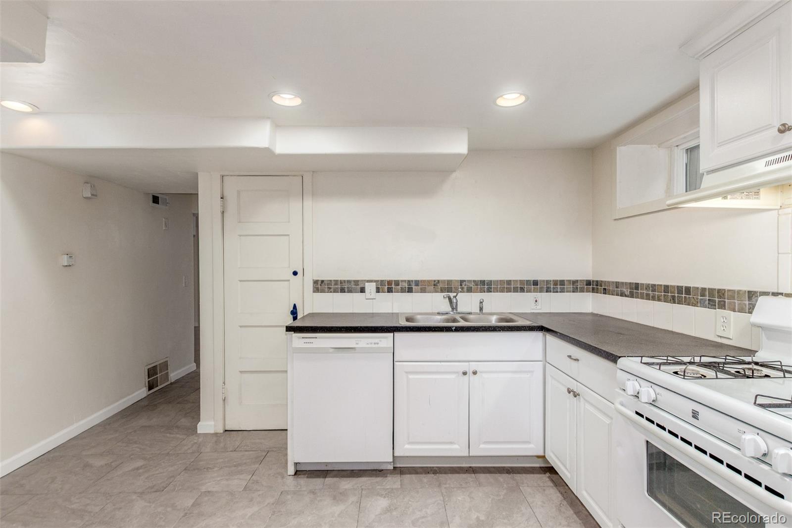 MLS Image #16 for 2176 s emerson street,denver, Colorado
