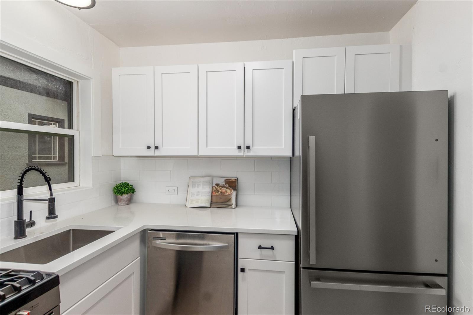 MLS Image #8 for 2176 s emerson street,denver, Colorado