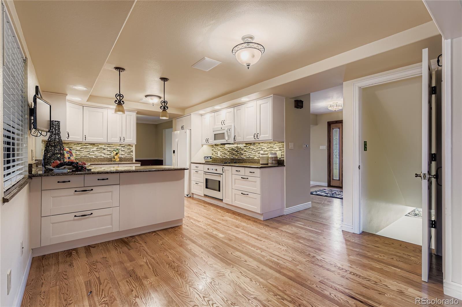 MLS Image #11 for 7607 s pierce way,littleton, Colorado
