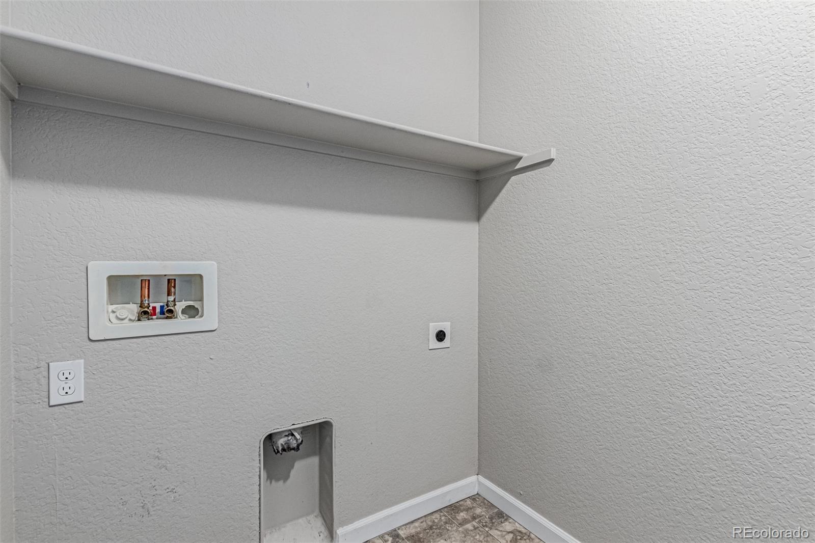 MLS Image #13 for 55494 e 28th place,strasburg, Colorado