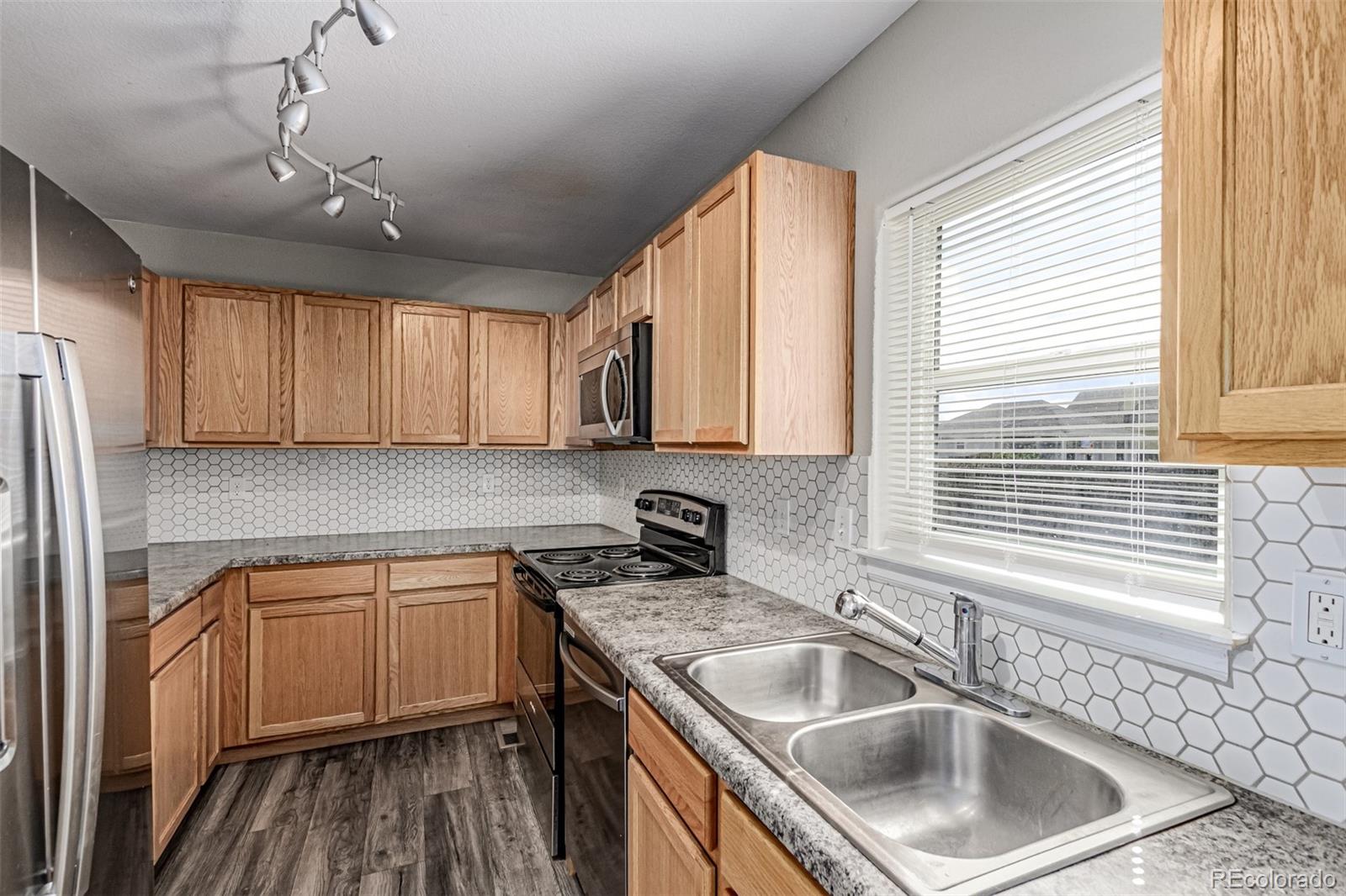MLS Image #6 for 55494 e 28th place,strasburg, Colorado