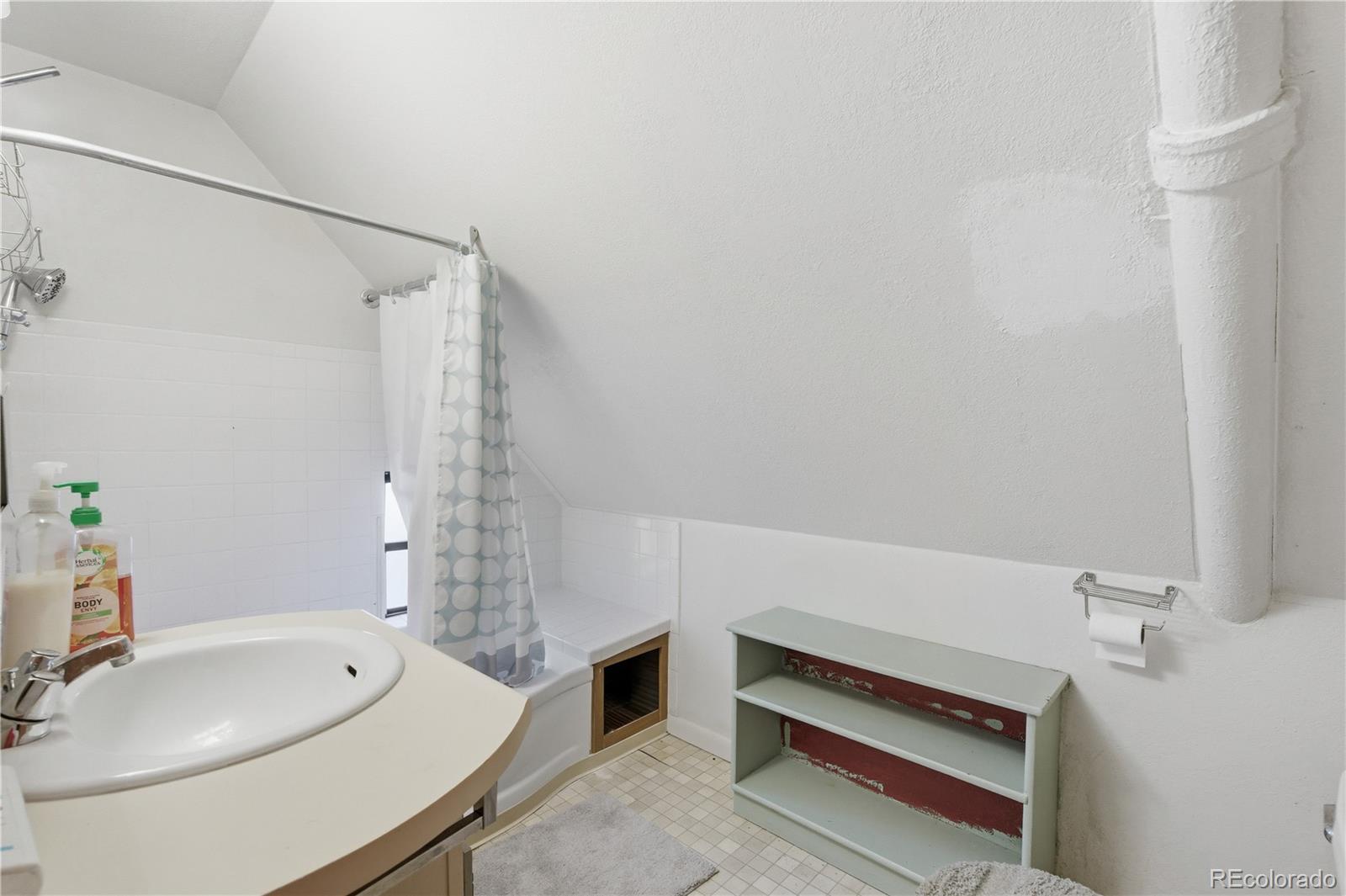 MLS Image #11 for 213 s bannock street,denver, Colorado