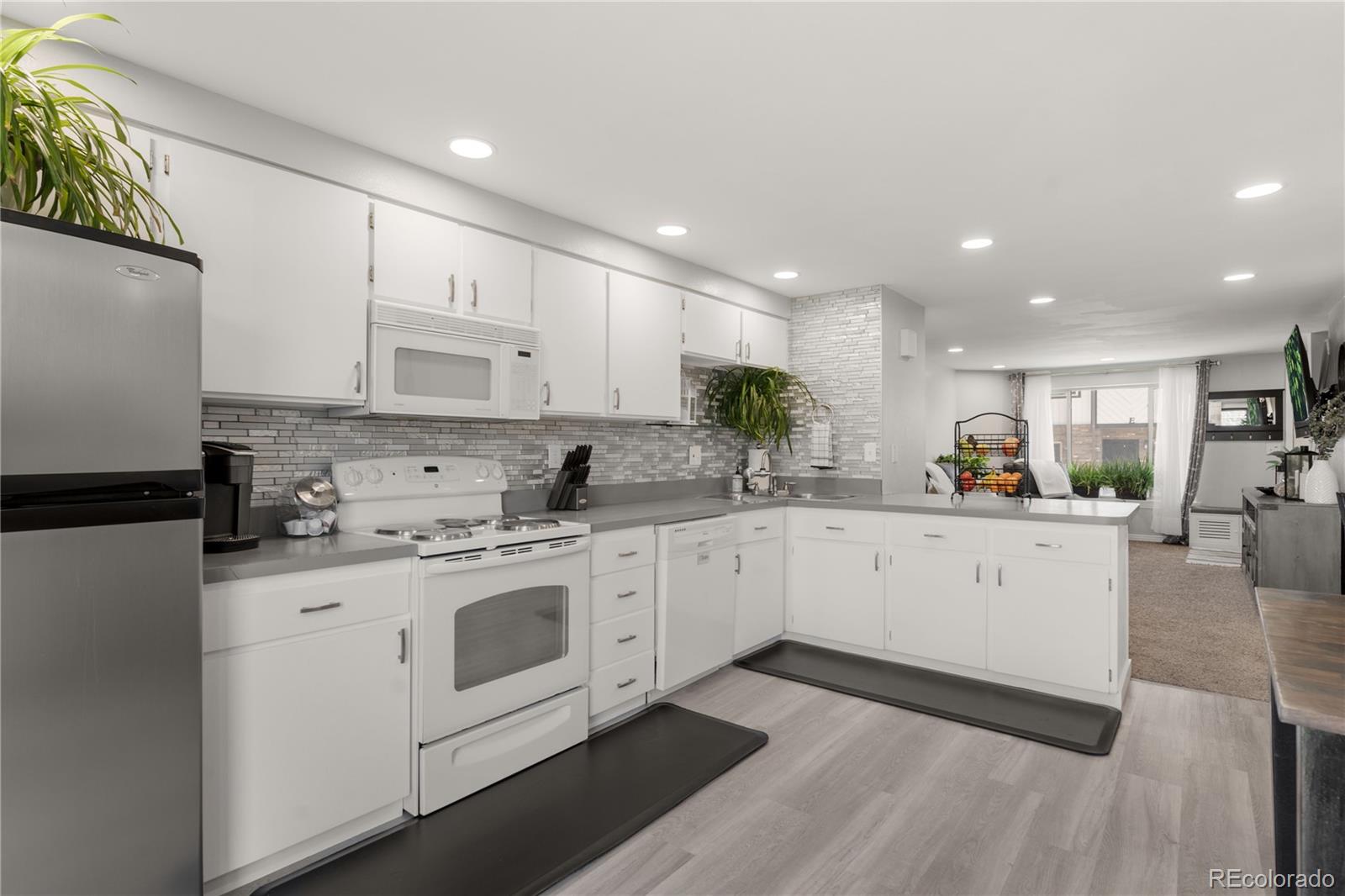 MLS Image #11 for 9850 w stanford avenue,littleton, Colorado