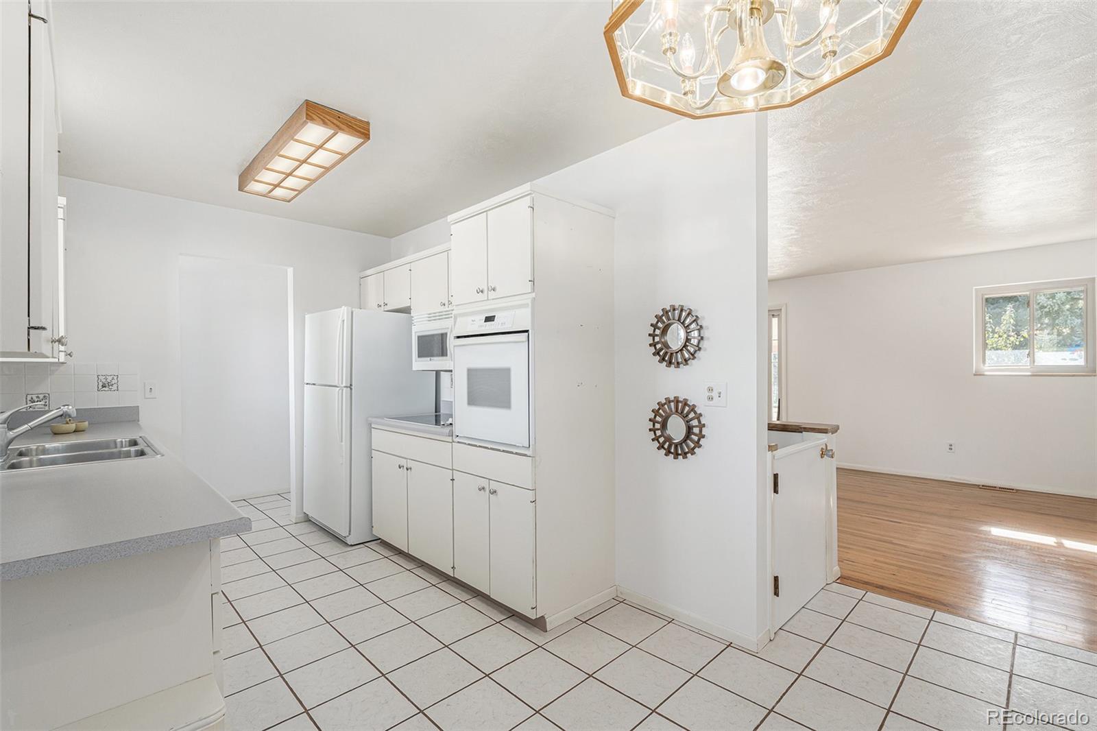 MLS Image #4 for 2096 e mineral avenue,centennial, Colorado