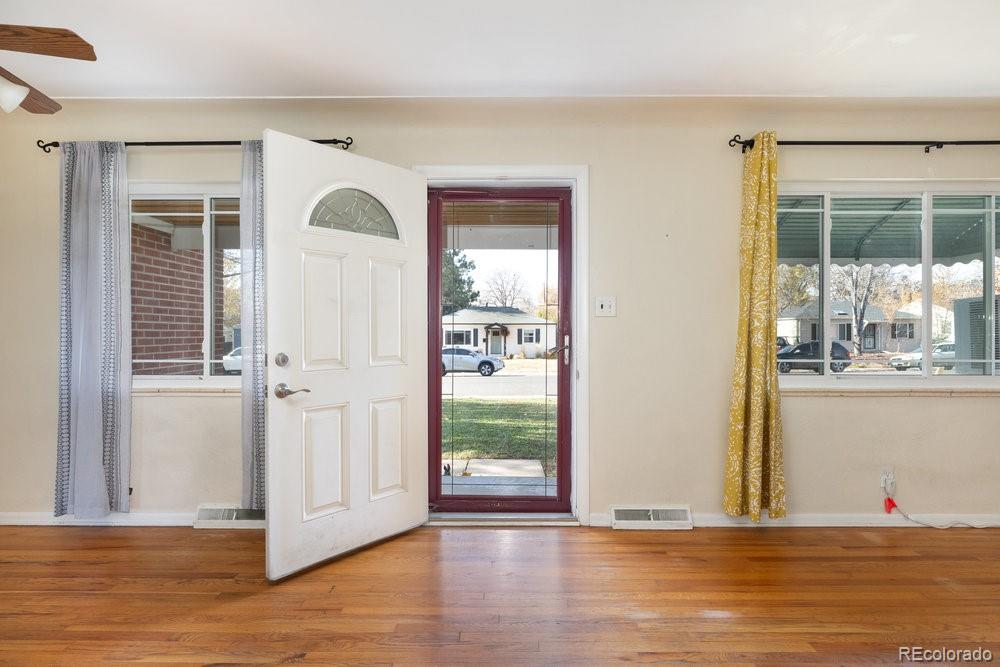 MLS Image #4 for 1540 s bellaire street,denver, Colorado