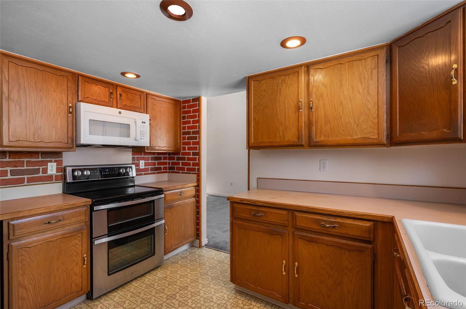 MLS Image #11 for 3338 s nucla way,aurora, Colorado