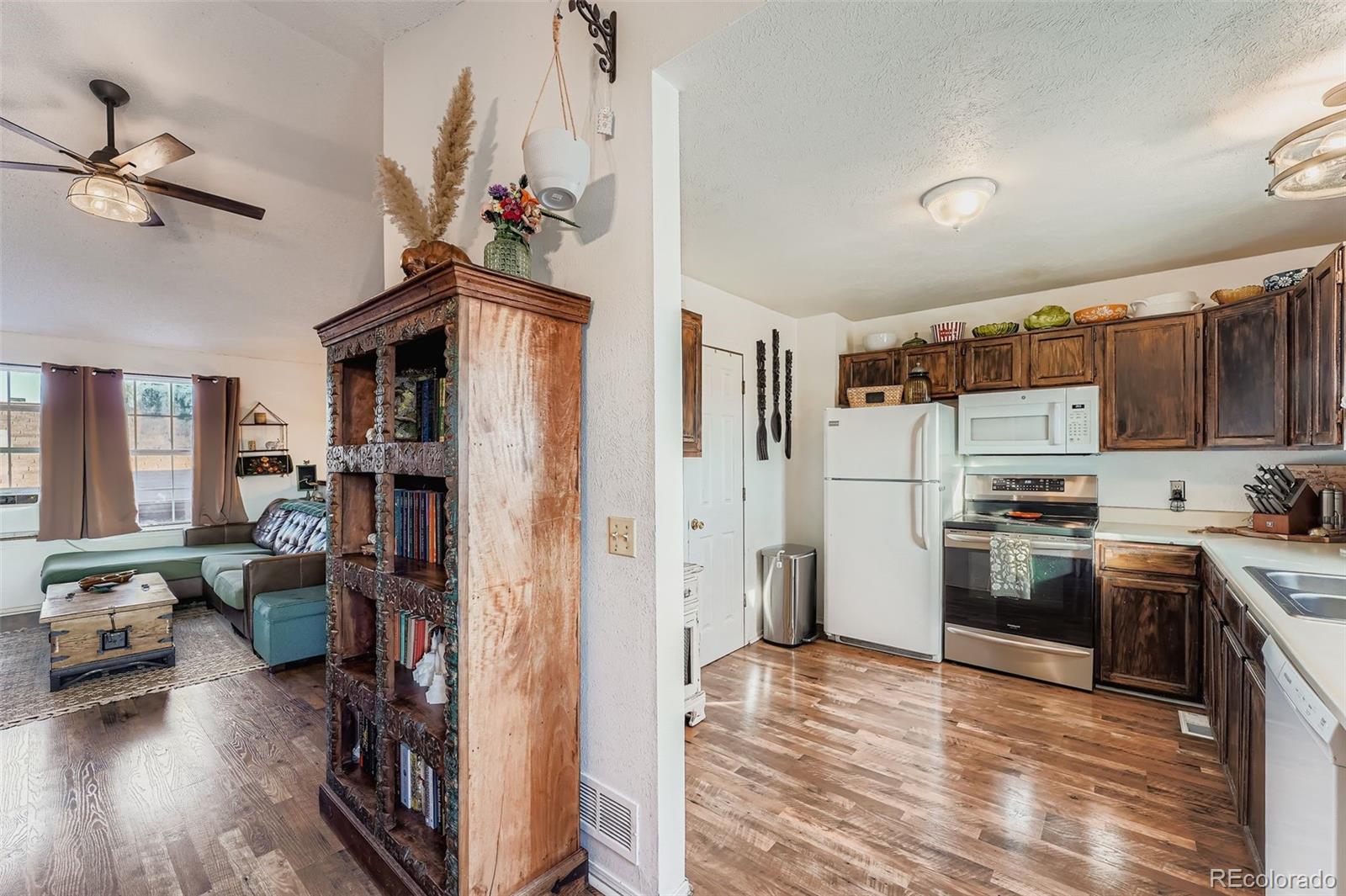 MLS Image #11 for 19054 e 16th avenue,aurora, Colorado