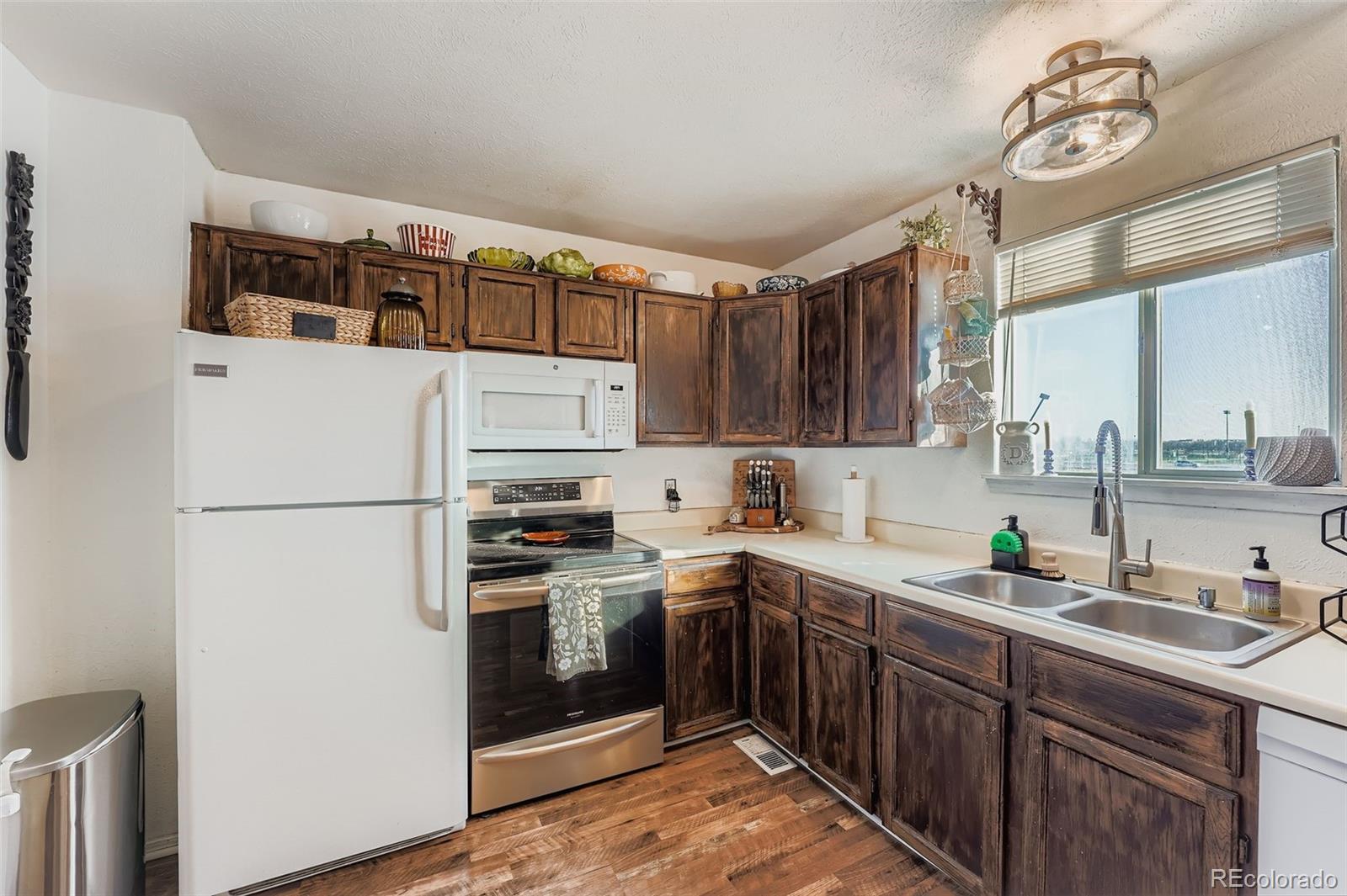 MLS Image #12 for 19054 e 16th avenue,aurora, Colorado
