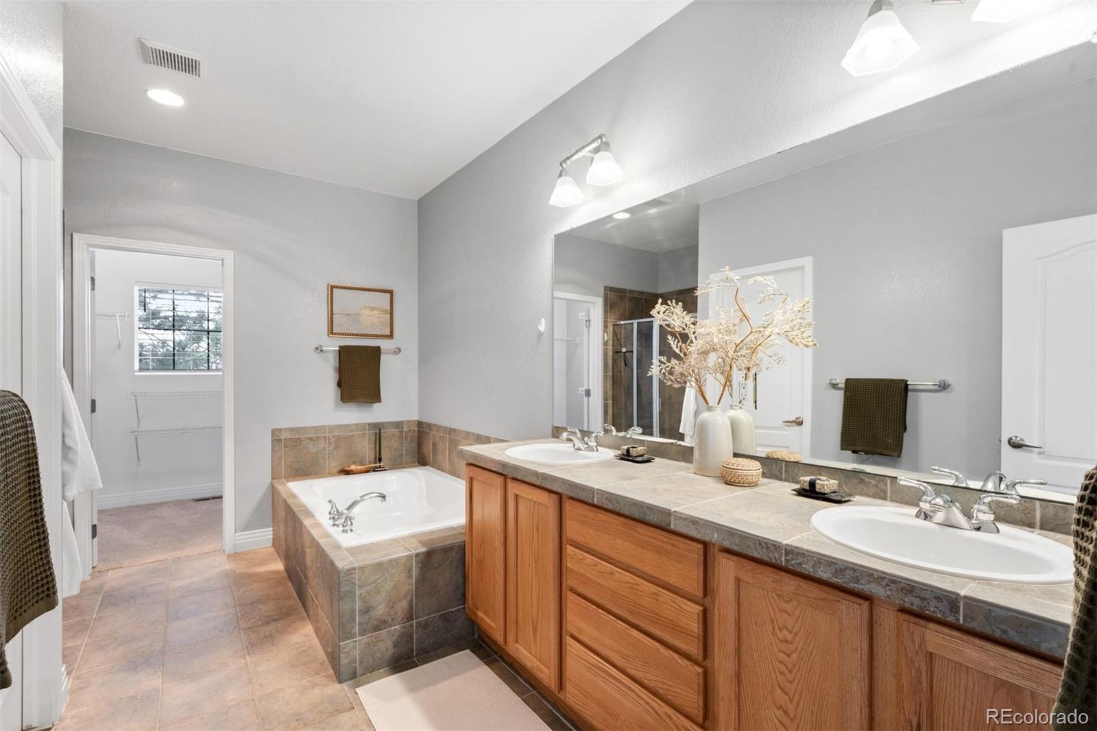 MLS Image #17 for 7303 e 8th place,denver, Colorado