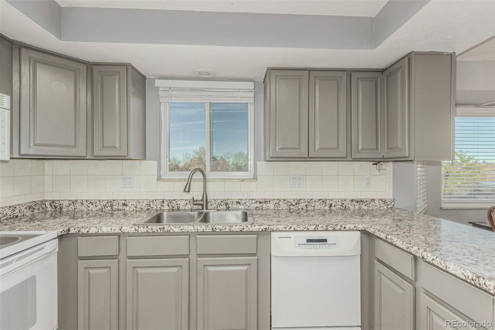 MLS Image #15 for 4319 e peakview circle,centennial, Colorado