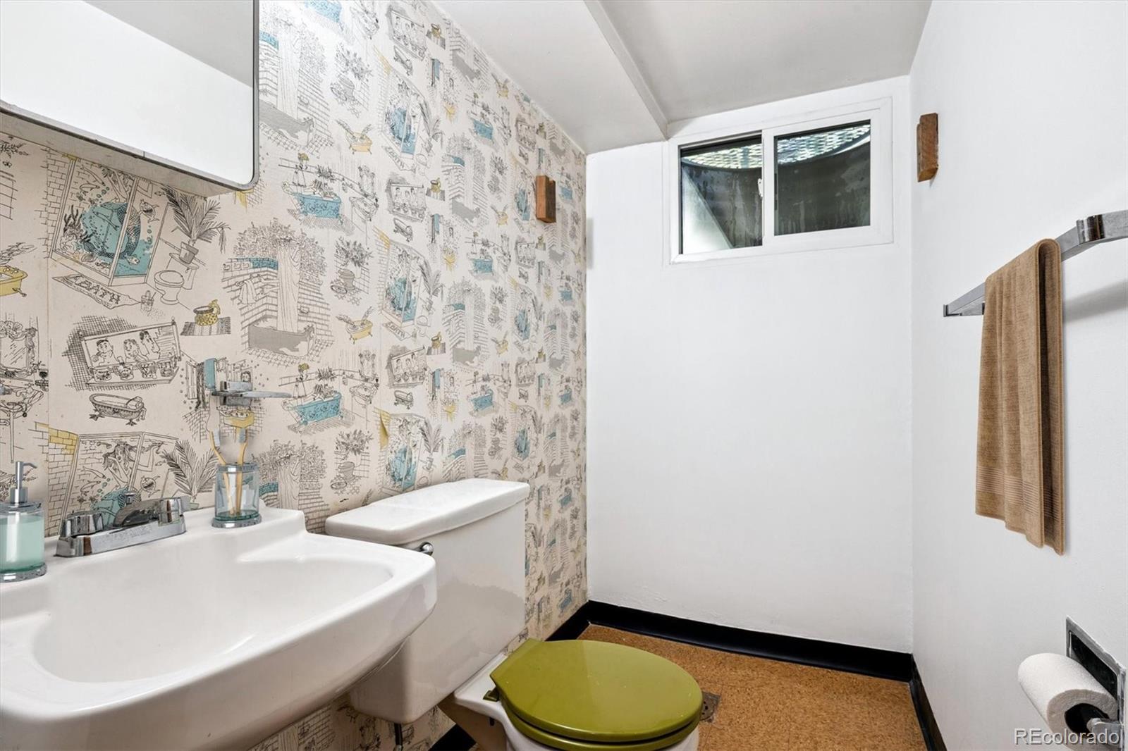 MLS Image #23 for 2436 s leyden street,denver, Colorado