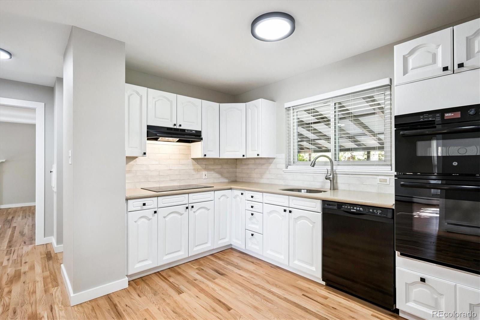 MLS Image #8 for 2436 s leyden street,denver, Colorado
