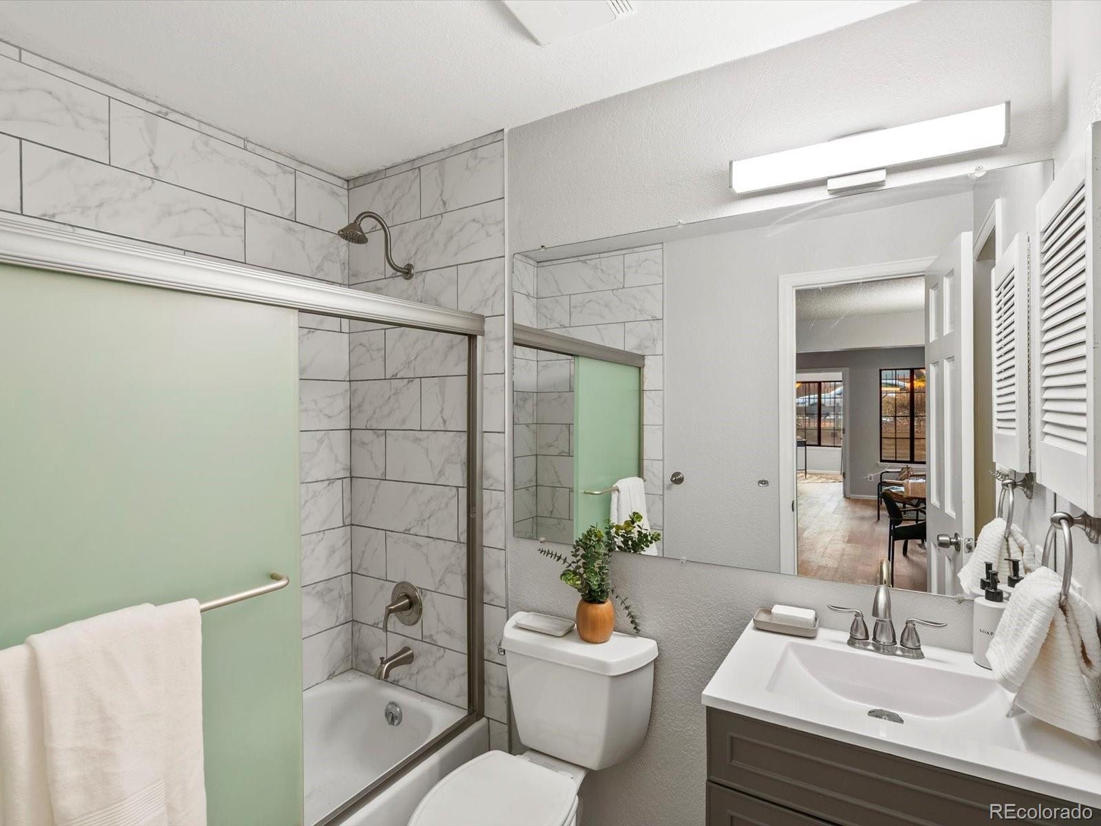 MLS Image #15 for 818 s vance street a,lakewood, Colorado