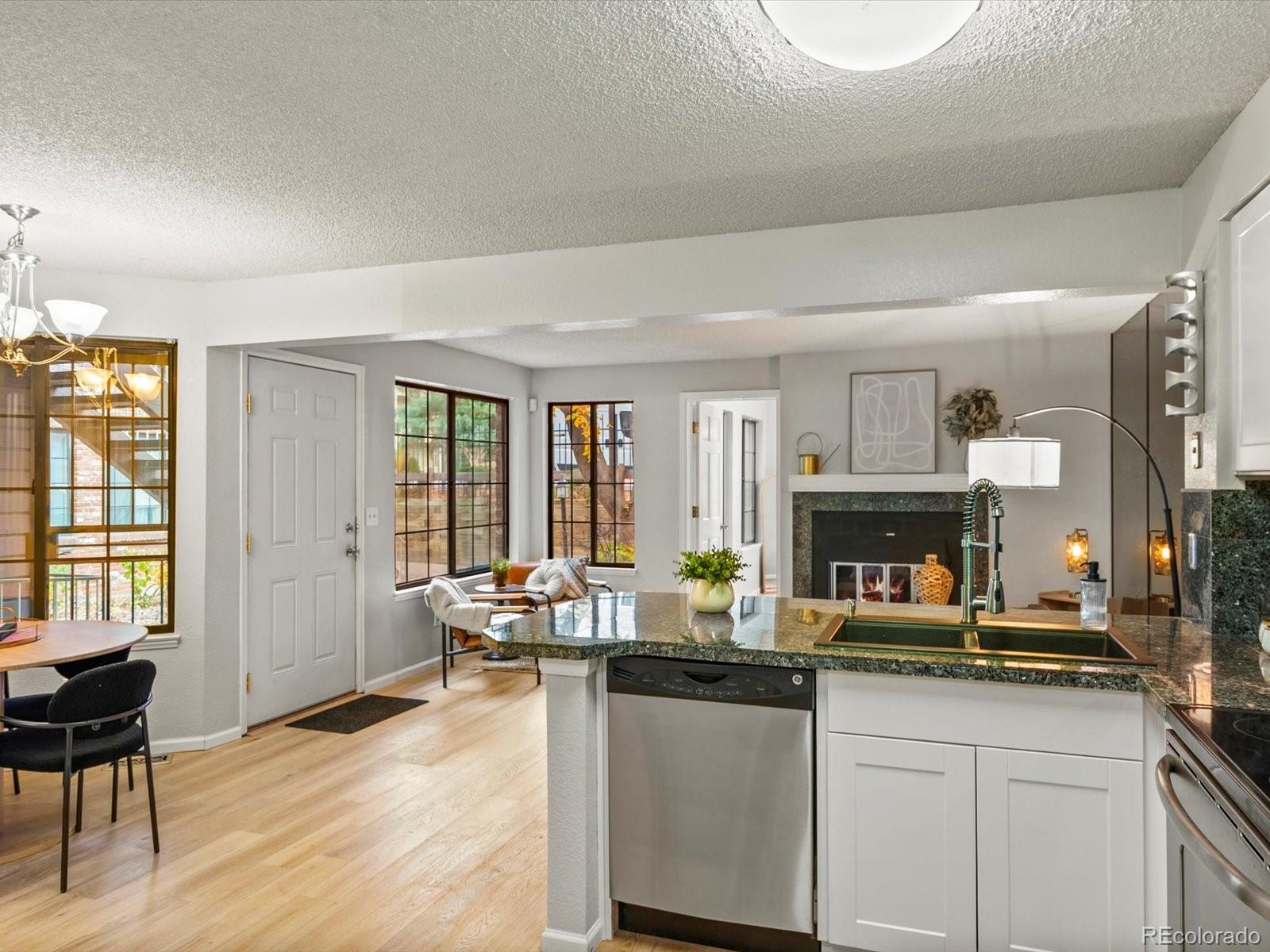 MLS Image #7 for 818 s vance street a,lakewood, Colorado