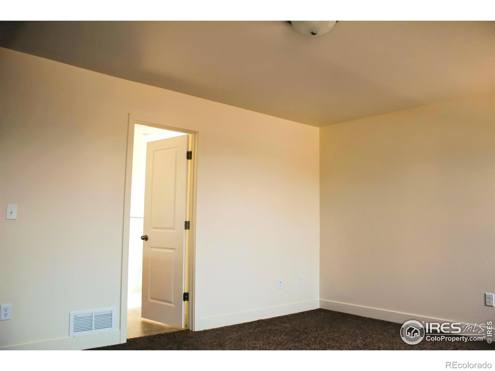 MLS Image #10 for 512  86th avenue,greeley, Colorado