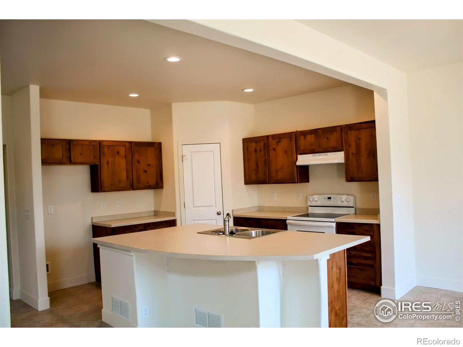 MLS Image #6 for 512  86th avenue,greeley, Colorado