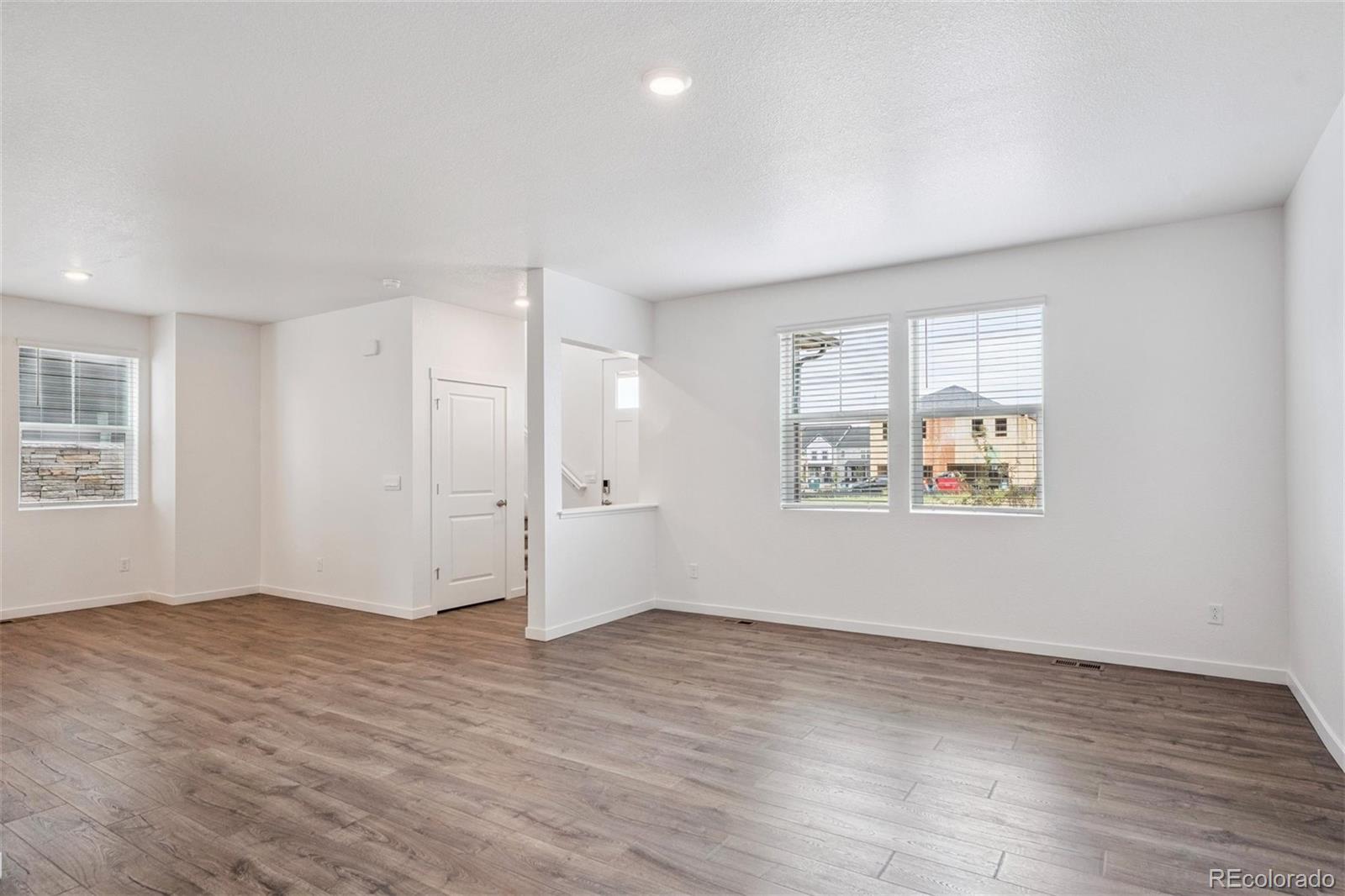 MLS Image #3 for 722 n shawnee street,aurora, Colorado