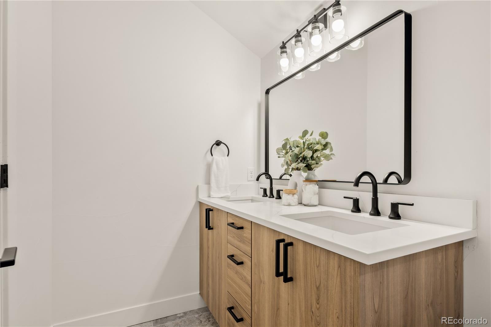 MLS Image #22 for 1344  knox court,denver, Colorado