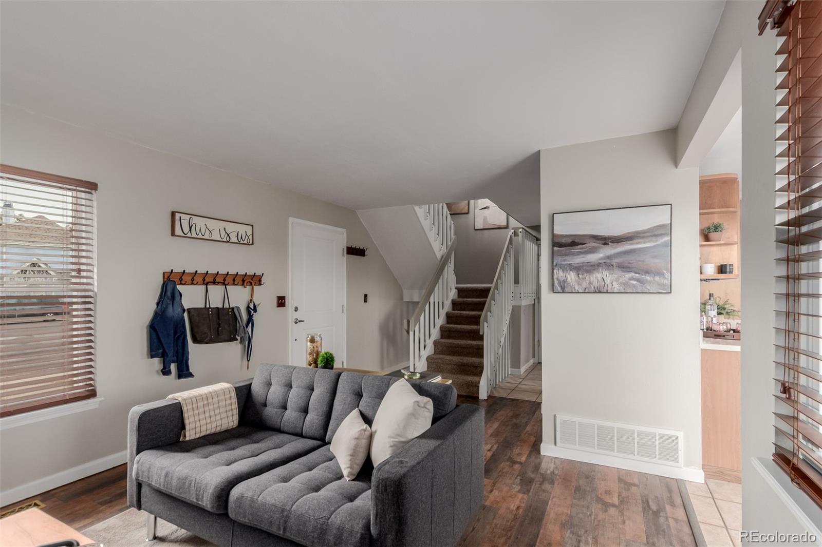 MLS Image #5 for 17324 e wagon trail parkway,aurora, Colorado
