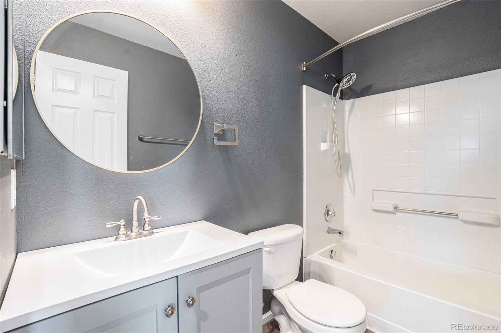 MLS Image #23 for 5568  lewiston court,denver, Colorado