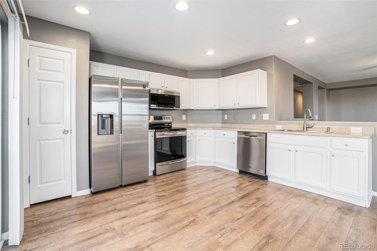 MLS Image #8 for 5568  lewiston court,denver, Colorado
