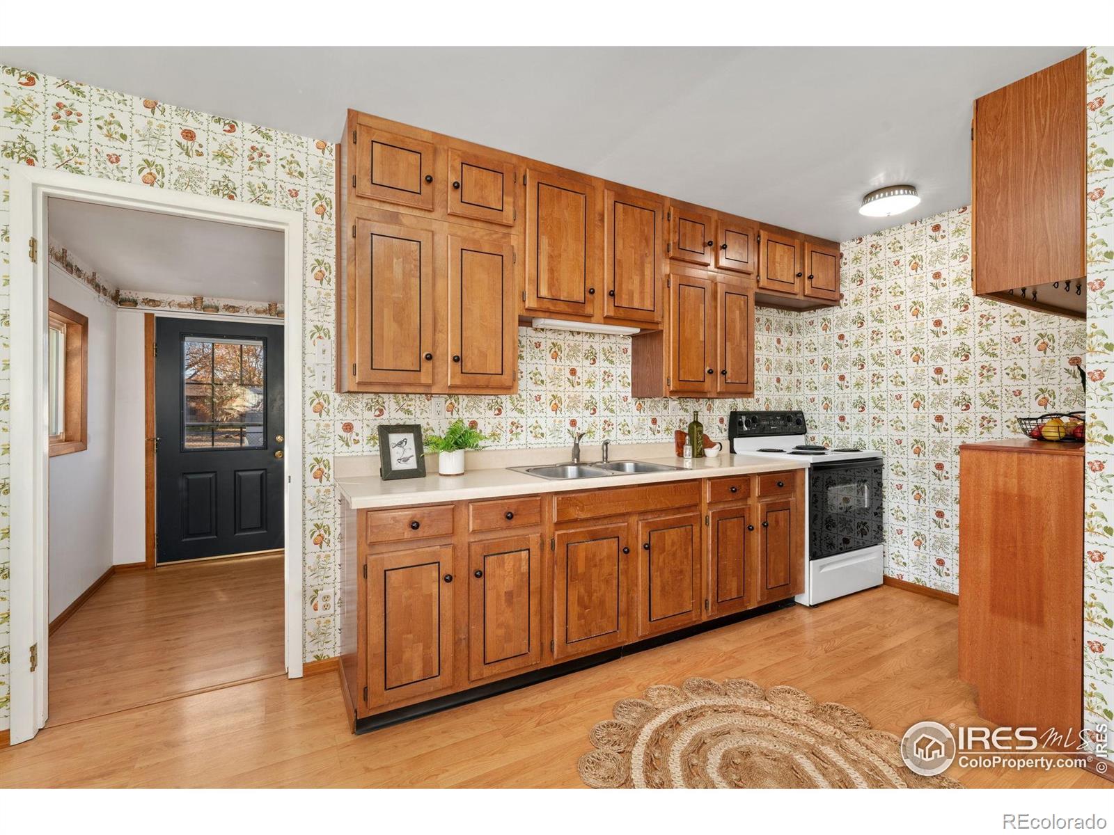 MLS Image #10 for 835  7th street,berthoud, Colorado