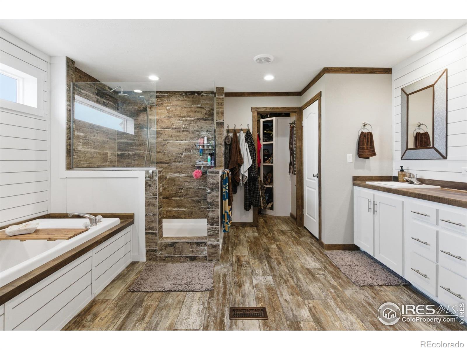 MLS Image #17 for 39306  county road 79 ,briggsdale, Colorado