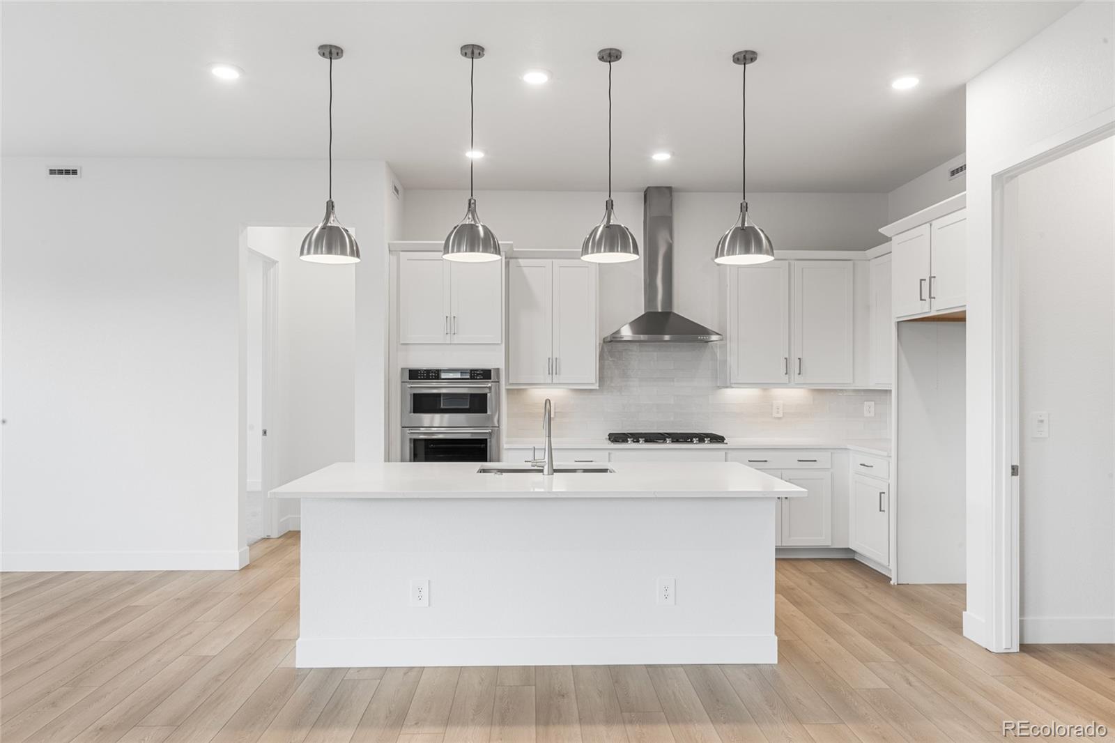 MLS Image #11 for 8644 s quemoy street,aurora, Colorado