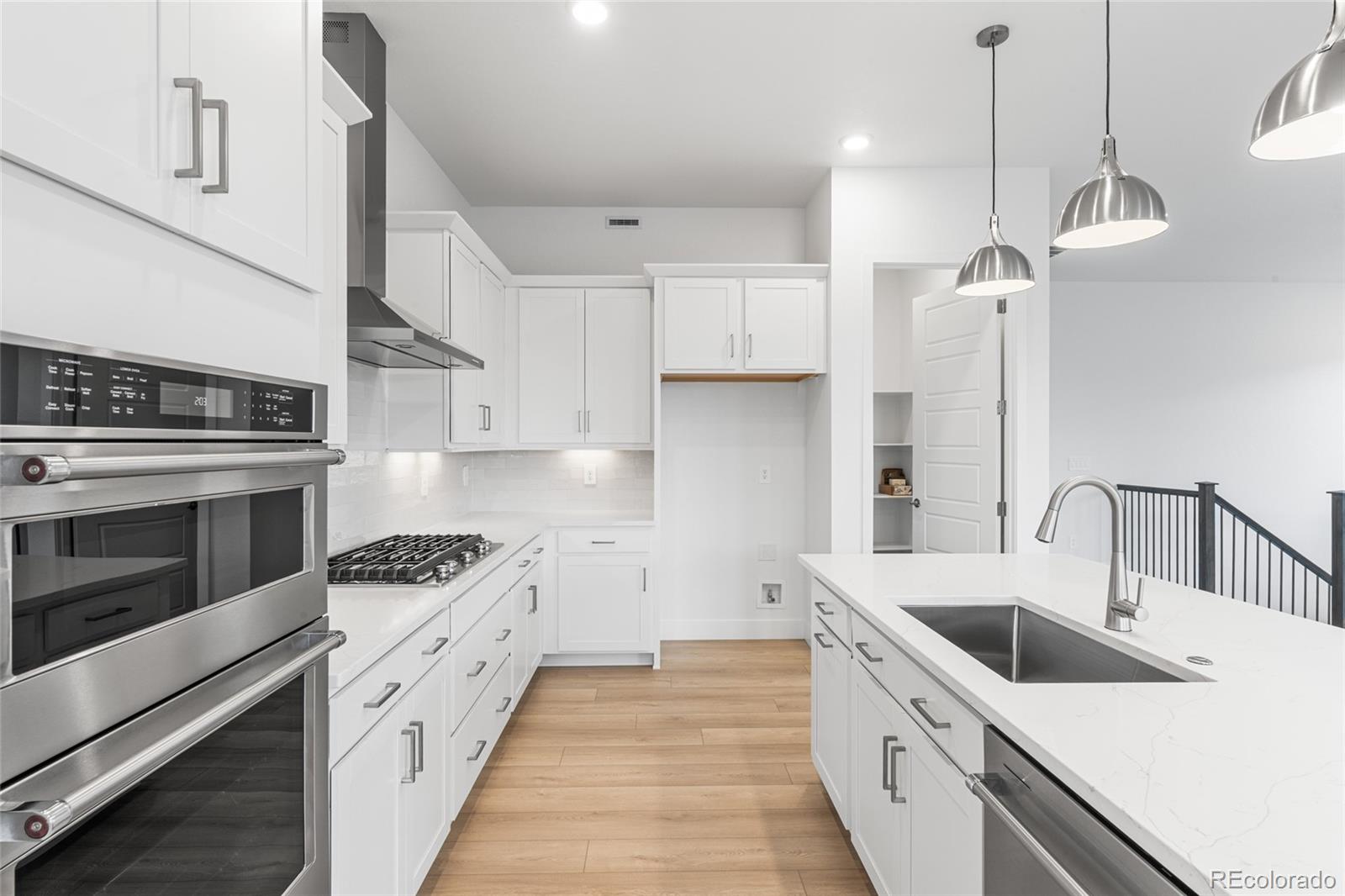 MLS Image #13 for 8644 s quemoy street,aurora, Colorado