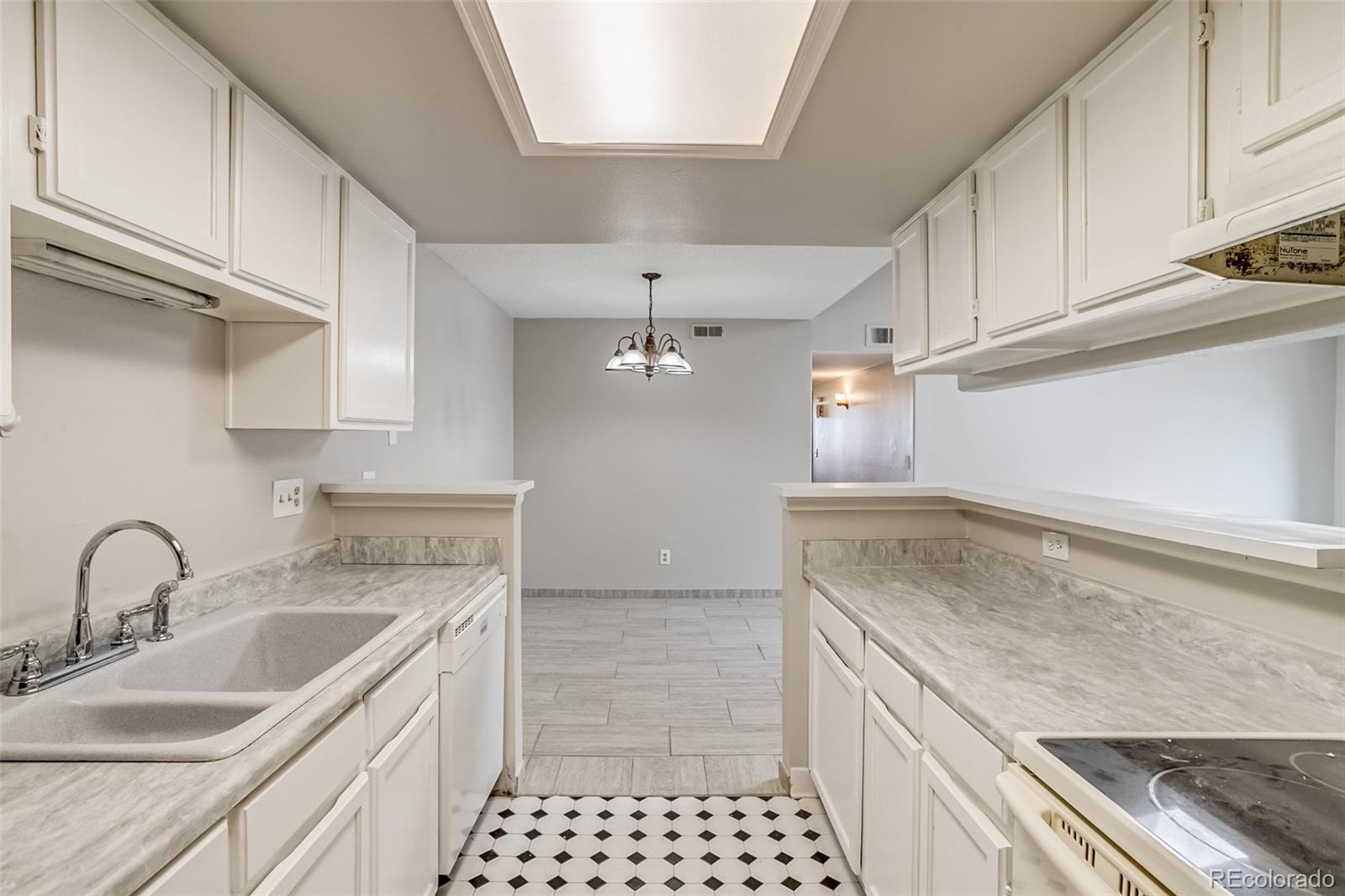 MLS Image #14 for 18033 e ohio avenue 201,aurora, Colorado