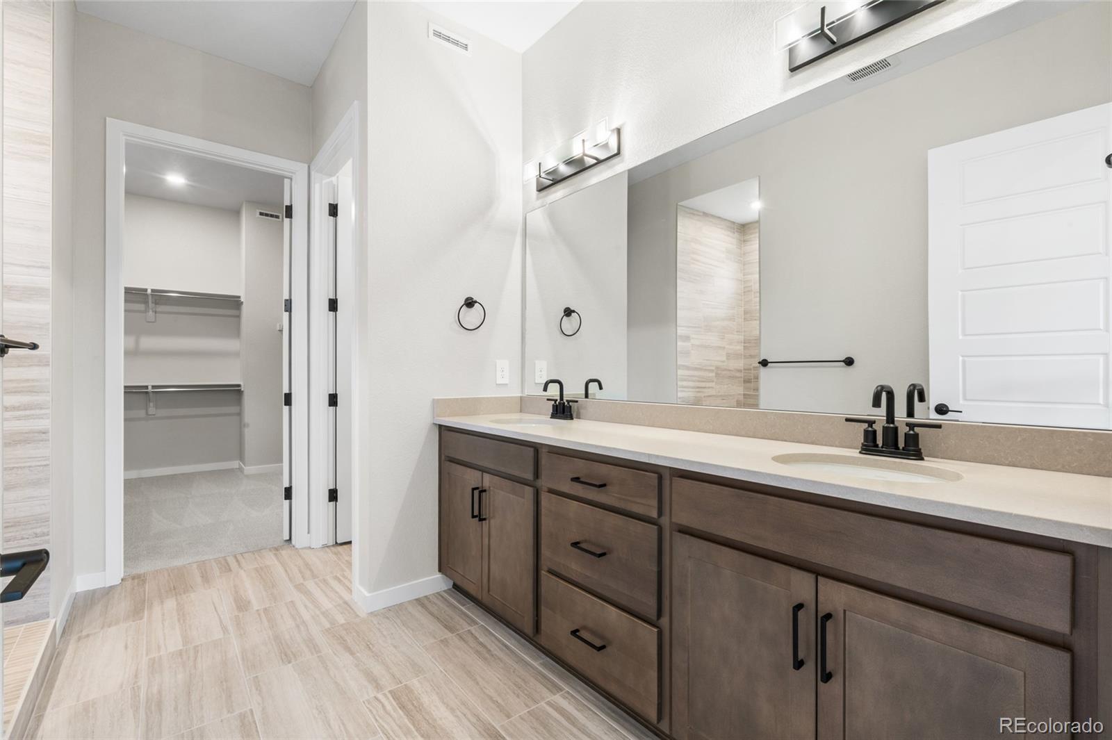 MLS Image #14 for 8654 s quemoy street,aurora, Colorado